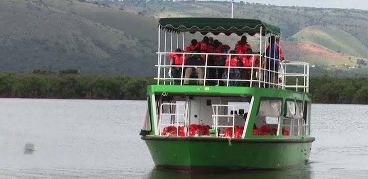 Boat cruise in Uganda